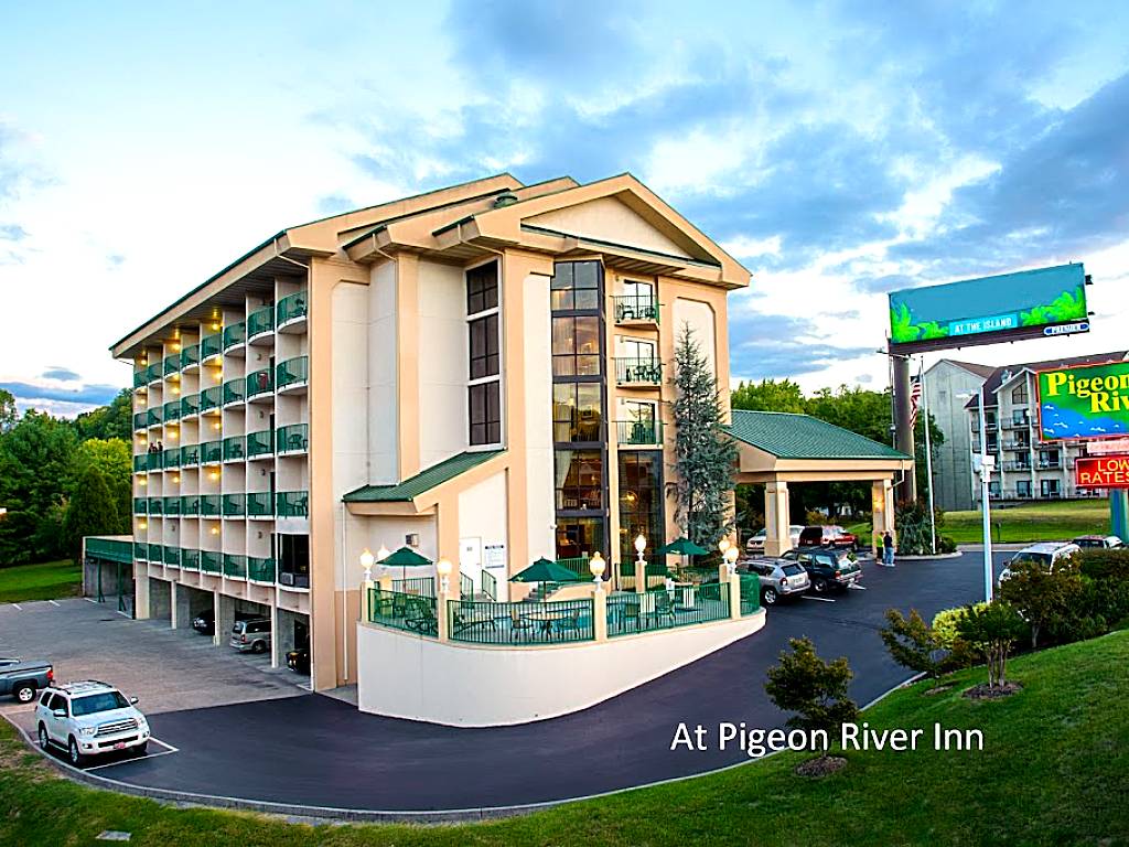 Pigeon River Inn