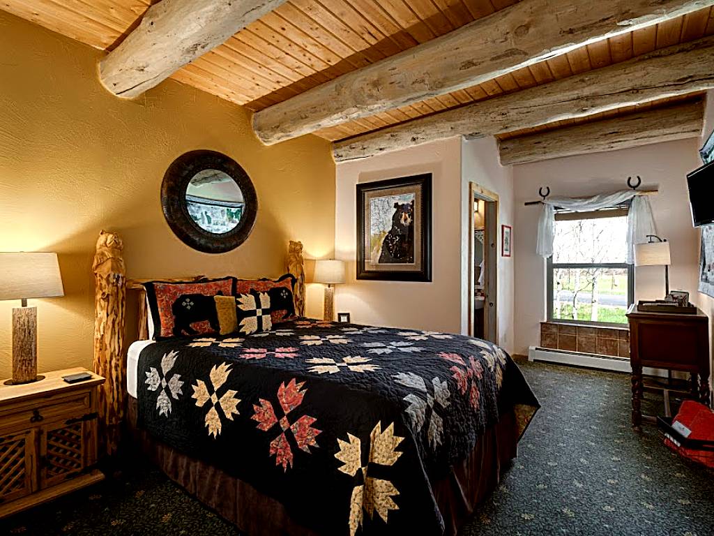Mariposa Lodge Bed & Breakfast