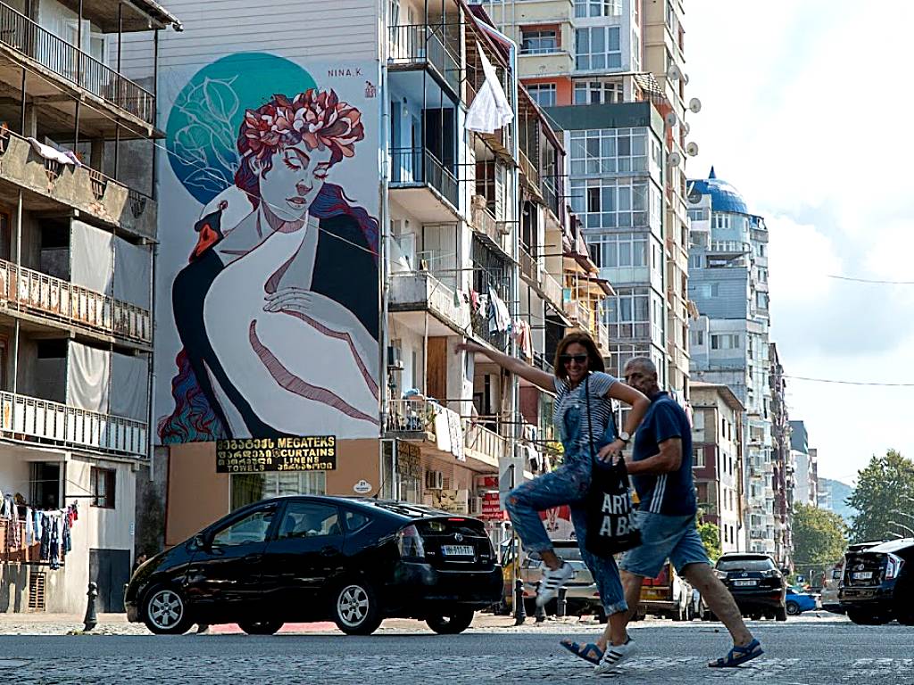 NIKO Street Art : Nina Khurtsilava mural