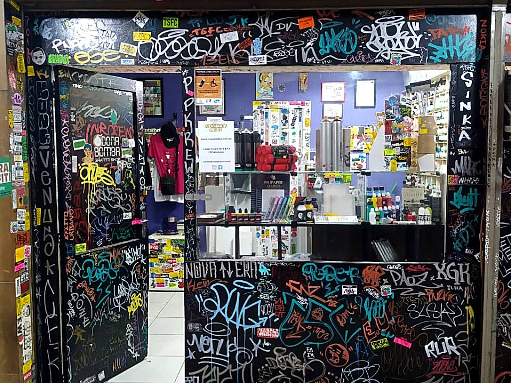 Graffiti Shop - Dona Bomba Graffiti Shop - RJ