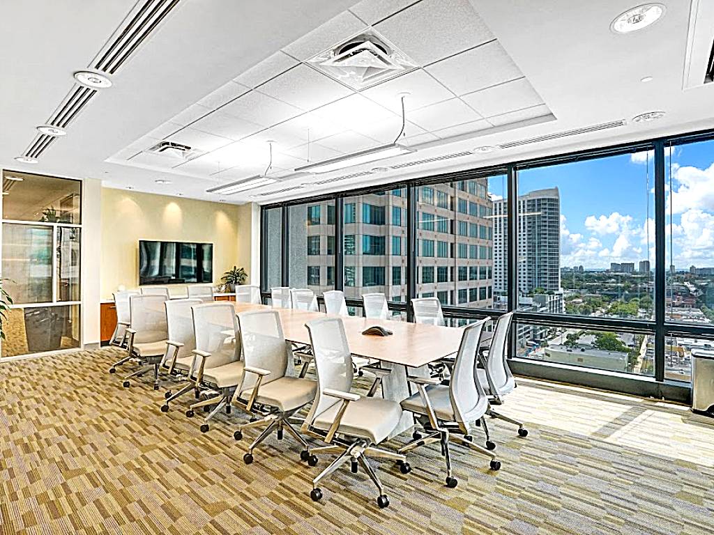 Carr Workplaces Las Olas - Coworking & Office Space