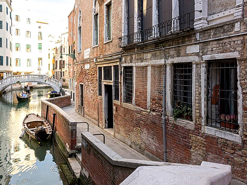 Ad Place Venice