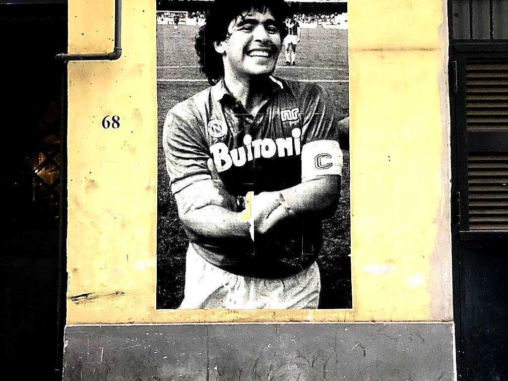 Maradona street art
